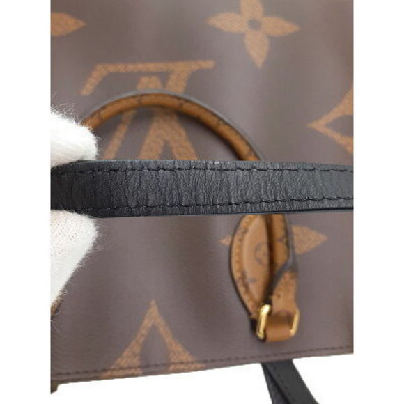 Louis Vuitton Monogram Giant Onthego Bag - Picture 5 of 8
